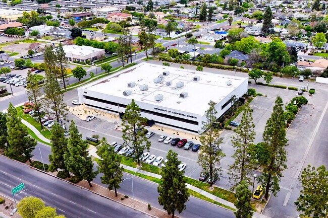 More details for 550 E Shaw Ave, Fresno, CA - Office for Sale