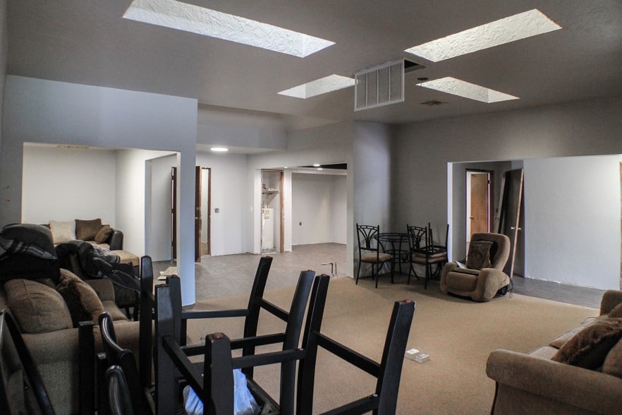 6001 Nw Expressway, Oklahoma City, OK for sale - Interior Photo - Image 2 of 191