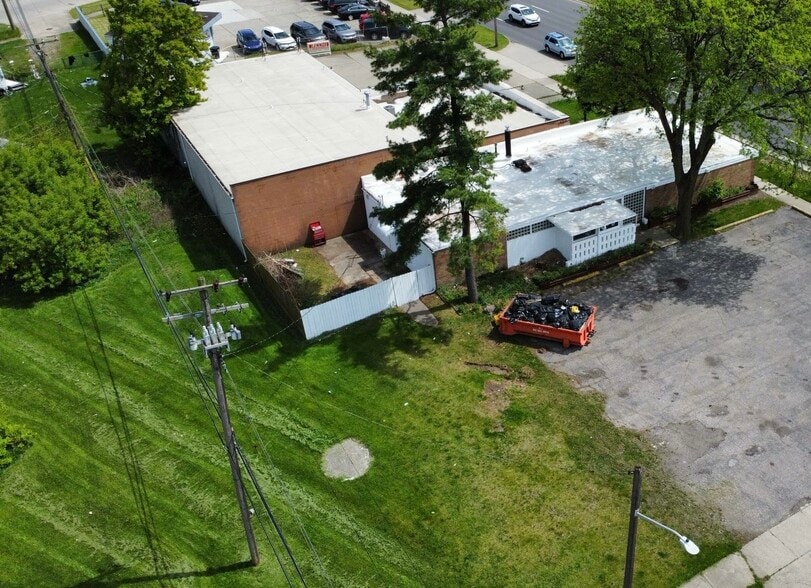 26684 Grand River Ave, Redford, MI for sale - Building Photo - Image 3 of 16