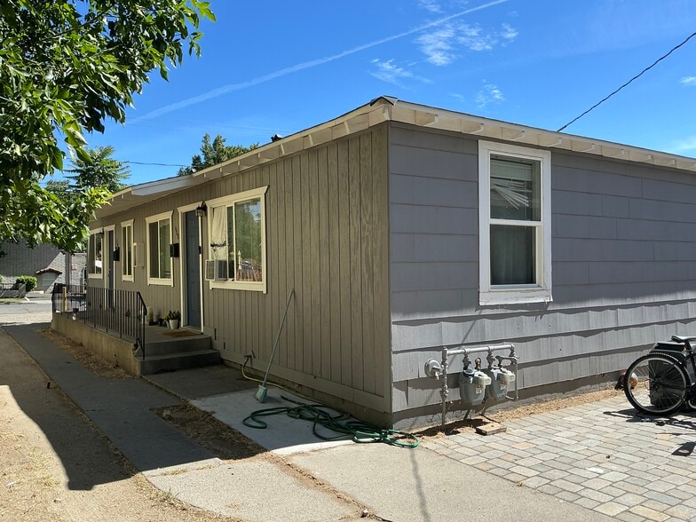 468 Capitol Hill Ave, Reno, NV for sale - Building Photo - Image 2 of 18