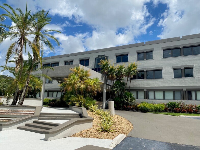 5401 Broken Sound Blvd NW, Boca Raton, FL à louer - Photo du bâtiment - Image 1 de 3