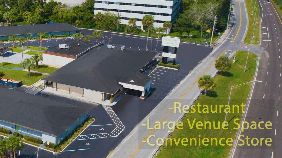 8016 Arlington Expy, Jacksonville, FL à louer - Vidéo sur l’inscription commerciale - Image 2 de 21