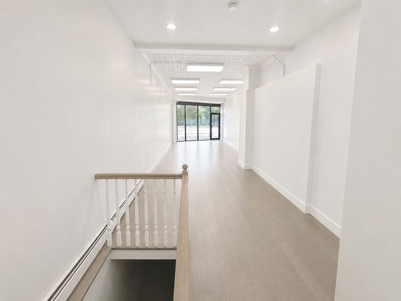 1018-1020 Broadway, Woodmere, NY for lease - Interior Photo - Image 1 of 5