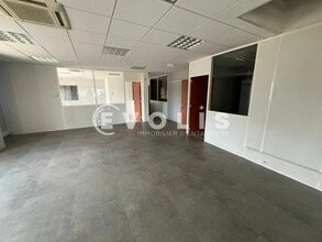 1 Ter Avenue Docteur Schweitzer, Meyzieu for lease Interior Photo- Image 1 of 1