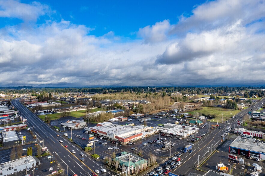 7811-7931 NE Highway 99, Vancouver, WA à louer - Photo du bâtiment - Image 2 de 8