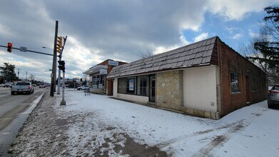 1962 Warrensville Center Rd, Cleveland, OH à louer Photo du bâtiment- Image 1 de 2