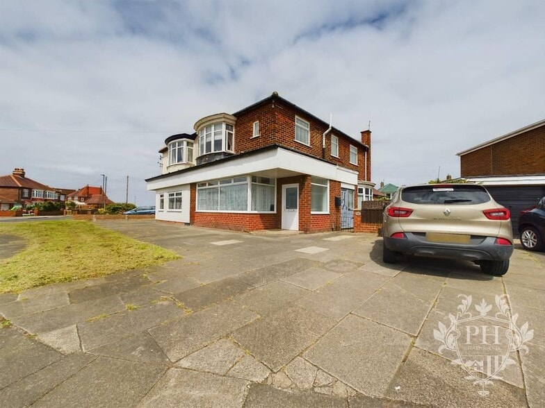 145 Oak Rd, Redcar for sale - Primary Photo - Image 1 of 12