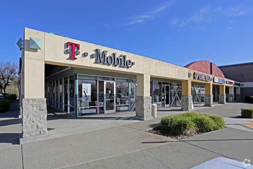 451 Pioneer Ave, Woodland, CA for lease - Primary Photo - Image 2 of 8
