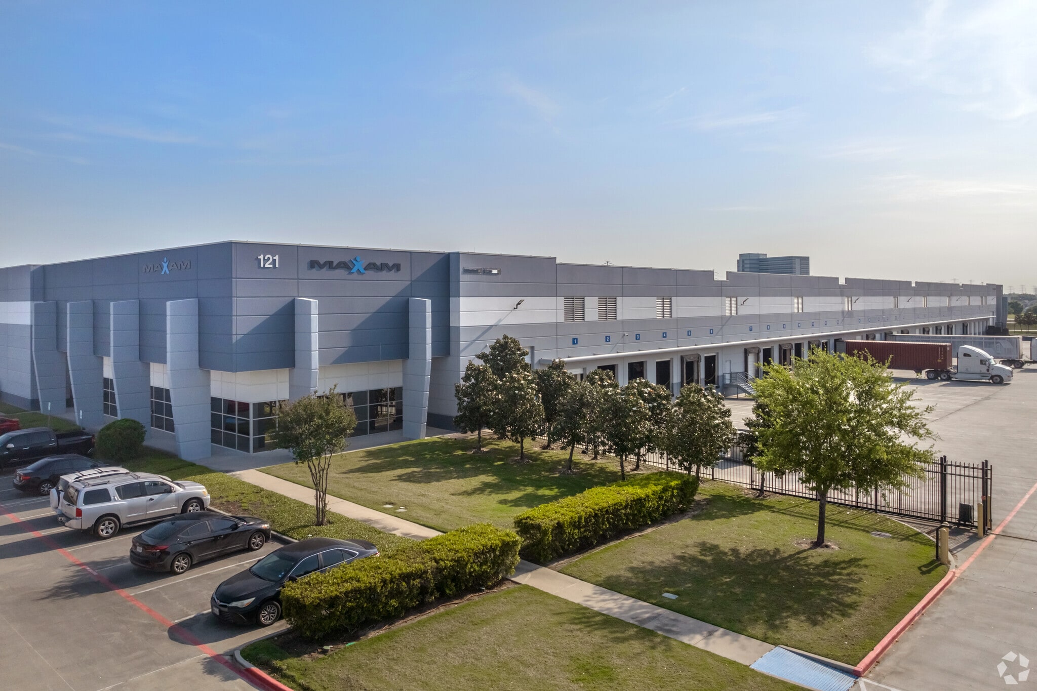 11710 North Freeway, Houston, TX for lease Building Photo- Image 1 of 5