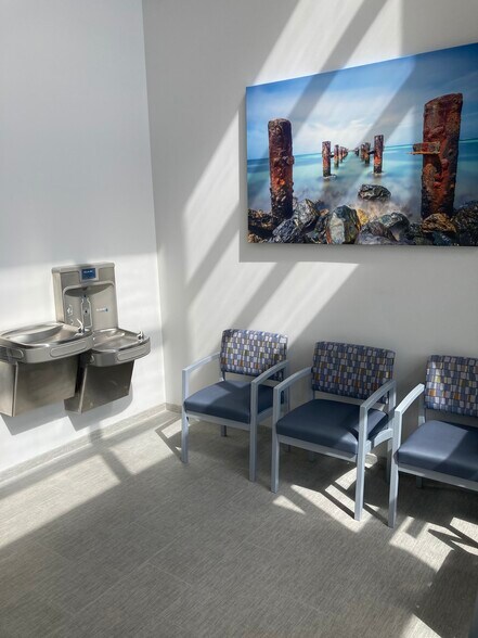 6637 Gunn Hwy, Tampa, FL à vendre - Photo du bâtiment - Image 2 de 27