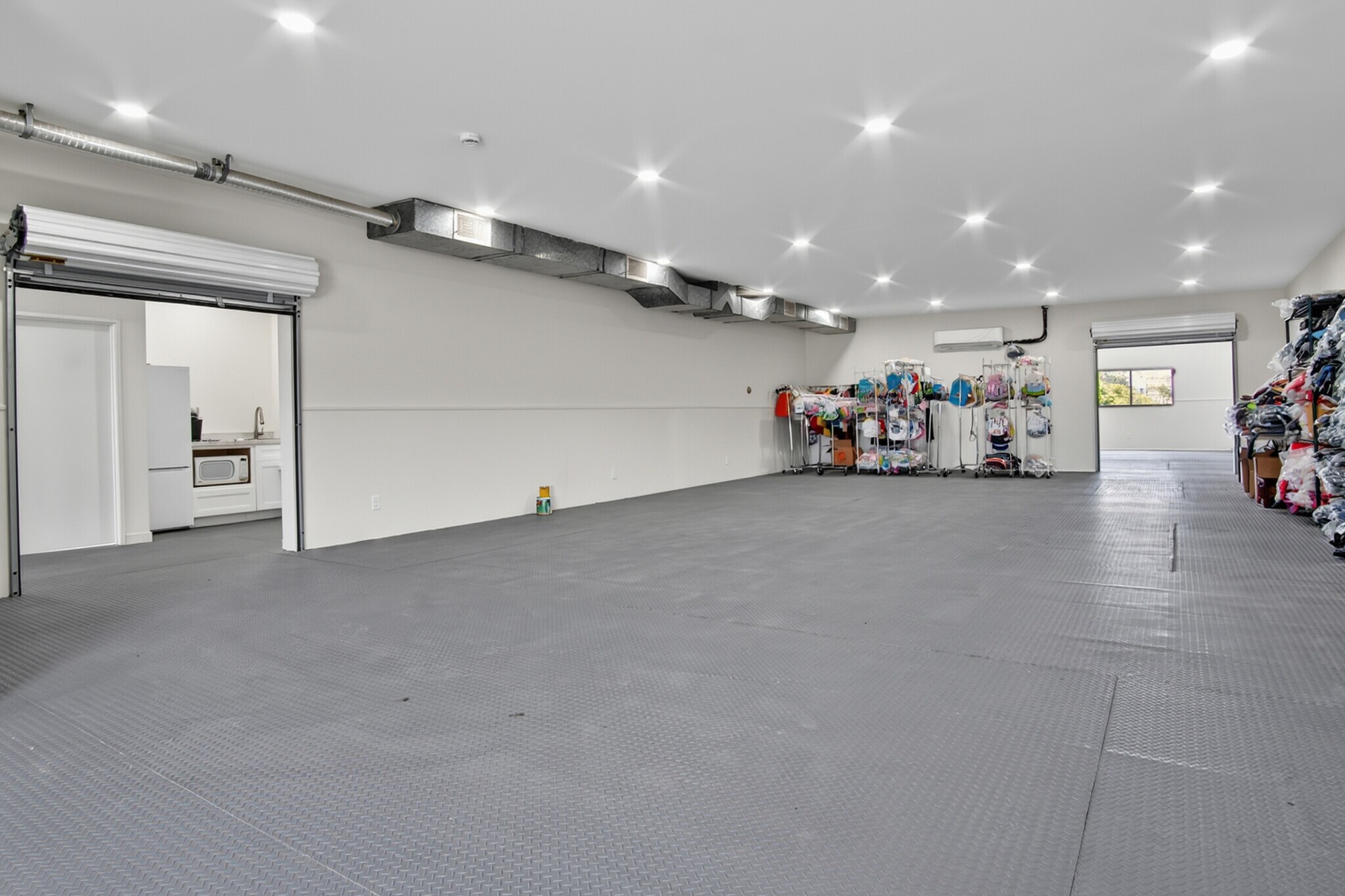 10650-10658 Burbank Blvd, North Hollywood, CA for sale Interior Photo- Image 1 of 15