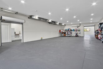 10650-10658 Burbank Blvd, North Hollywood, CA for sale Interior Photo- Image 1 of 15