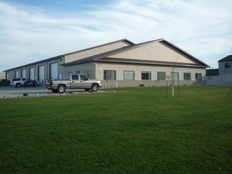 3042 S 39th St, Fargo, ND à louer - Photo du bâtiment - Image 2 de 2