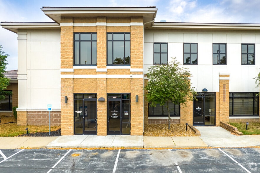 831 NE Woods Chapel Rd, Lee's Summit, MO for lease - Building Photo - Image 3 of 17