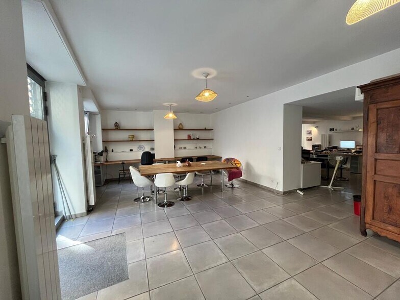 3 Rue De L'Abbe Rozier, Lyon for lease - Interior Photo - Image 2 of 8