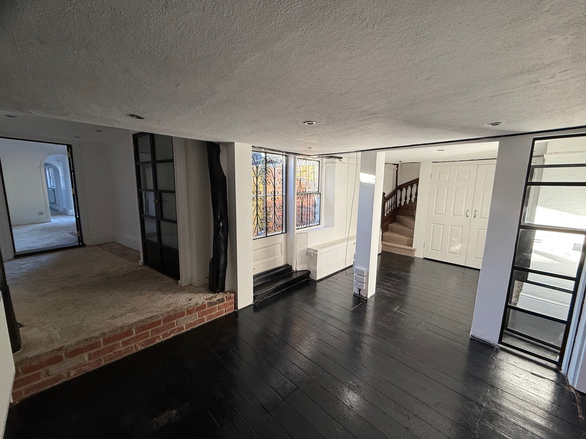 26 London End, Beaconsfield for lease Building Photo- Image 1 of 4