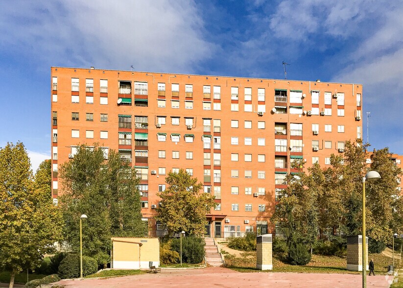 Calle Azorín, 11, Móstoles, Madrid for sale - Primary Photo - Image 1 of 1