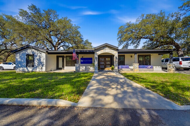 More details for 5683 US Highway 181 N, Floresville, TX - Office for Sale