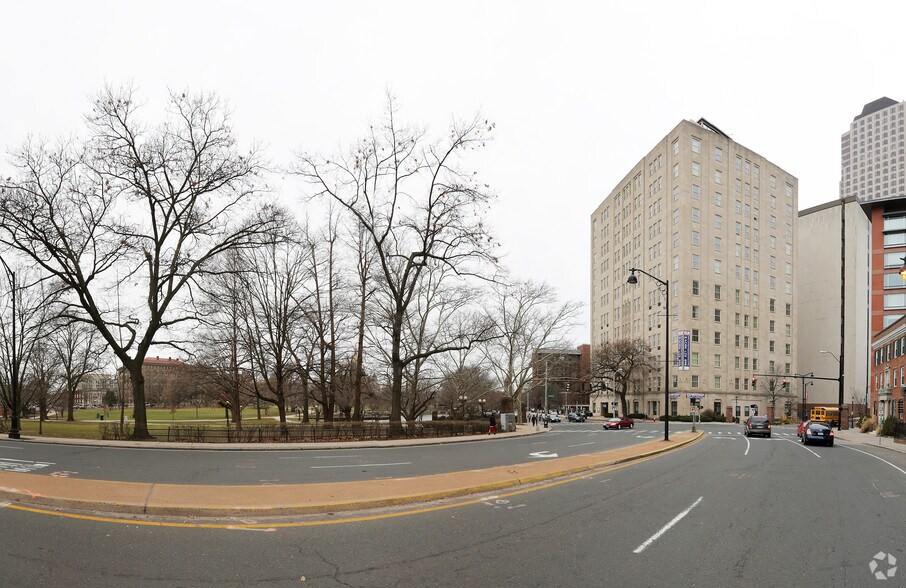 36 Trumbull St, Hartford, CT à vendre - Photo du bâtiment - Image 3 de 6