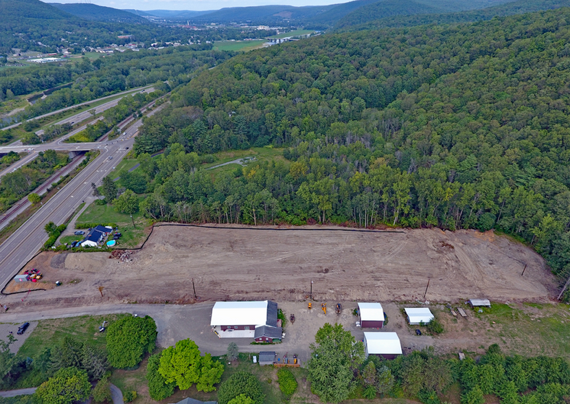 2605 Hanwell Village Park, Corning, NY for sale - Primary Photo - Image 1 of 1