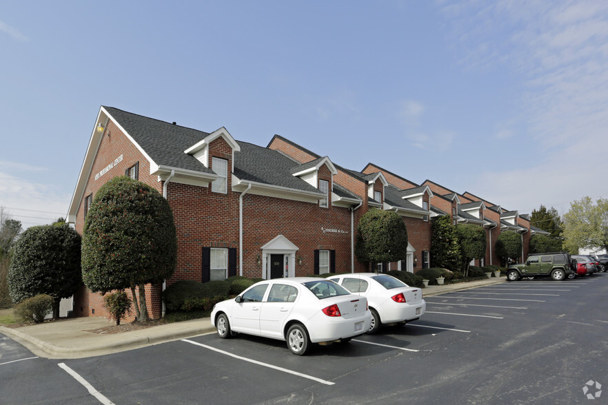 315 S Salem St, Apex, NC for lease - Building Photo - Image 3 of 5