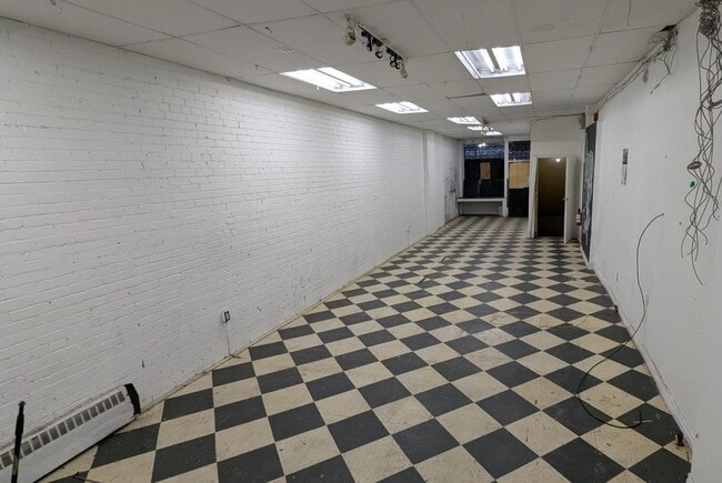 Plus de détails pour 215 Queen St E, Toronto, ON - Commerce de détail à louer