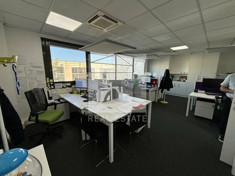 Bureau dans Bron à louer - Photo intérieure - Image 3 de 12