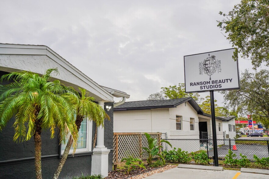 5445 16th St N, Saint Petersburg, FL à louer - Photo du bâtiment - Image 3 de 3
