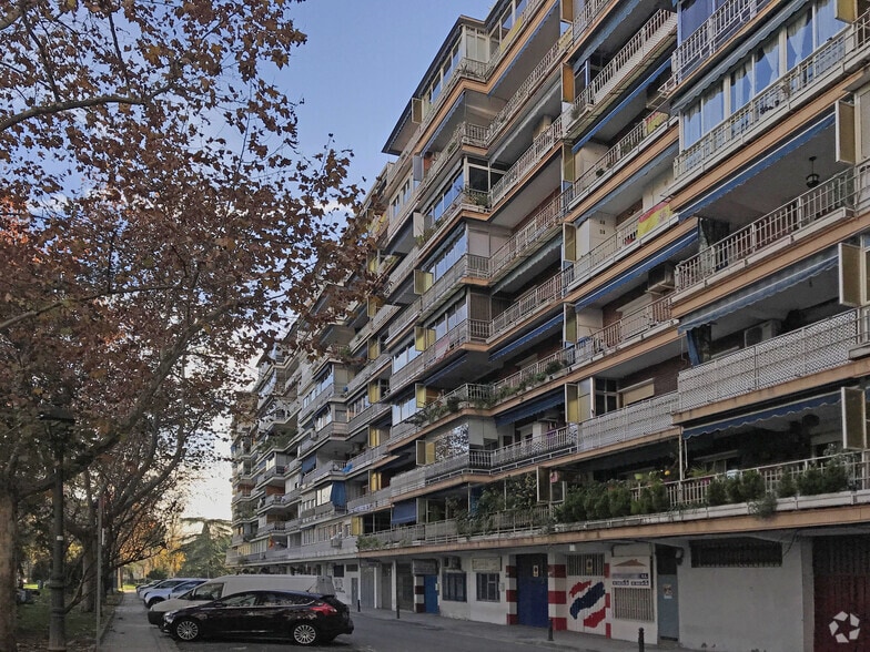 Avenida de la O.N.U., 23, Móstoles, Madrid à louer - Photo du bâtiment - Image 2 de 2