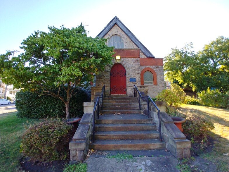 124 Johnston Ave, Pittsburgh, PA à vendre - Photo principale - Image 1 de 1