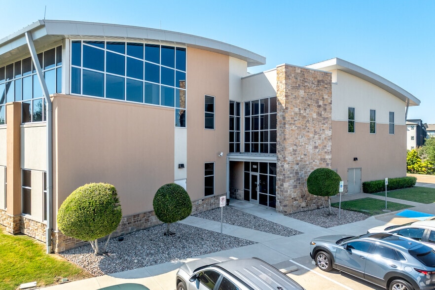 500 Maplelawn Dr, Plano, TX for sale - Building Photo - Image 3 of 22
