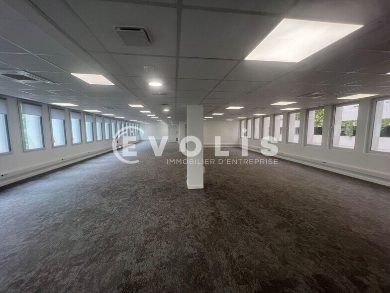 Office in Charenton-le-Pont for lease - Interior Photo - Image 3 of 7