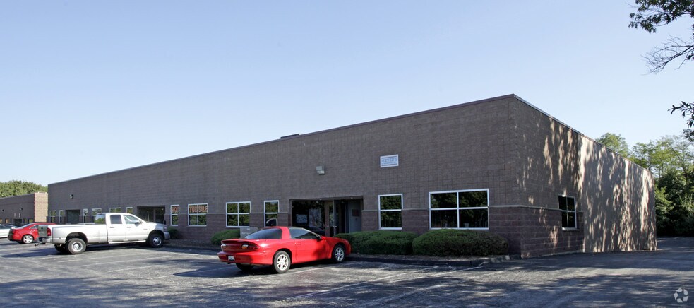 16301-16321 Westwoods Business Park Dr, Ellisville, MO à louer - Photo principale - Image 3 de 9