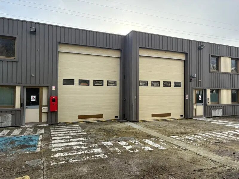 Flex in Neuilly-sur-Marne for lease Primary Photo- Image 1 of 17