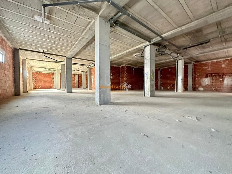 Commerce de détail dans Elche, Alicante à louer - Photo du bâtiment - Image 2 de 9