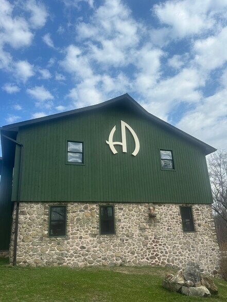 3052 Route 9, Cold Spring, NY à louer - Photo du bâtiment - Image 2 de 20