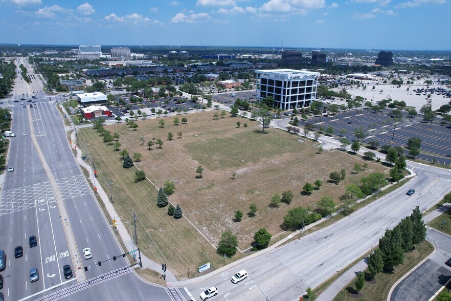 1000 N Plaza Dr, Schaumburg, IL for lease - Aerial - Image 2 of 12