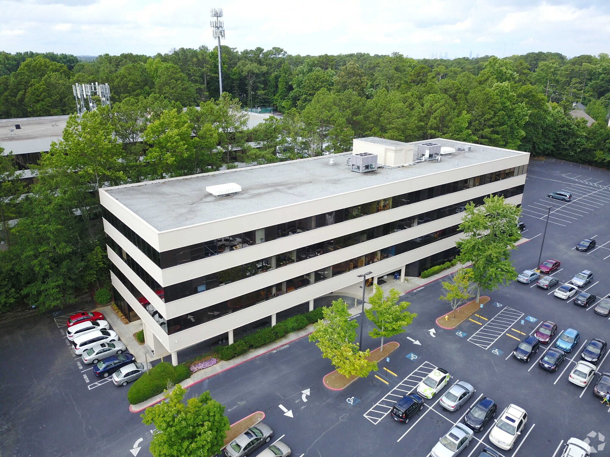 2300 Henderson Mill Rd NE, Atlanta, GA à vendre Photo principale- Image 1 de 10