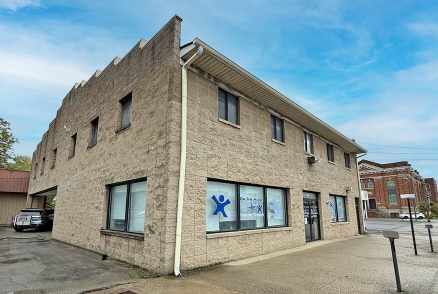 114 S Maple St, Winchester, KY à louer - Photo du bâtiment - Image 1 de 36