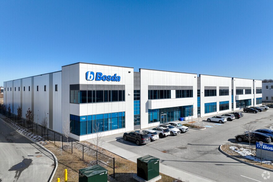 130 Addison Hall Cir, Aurora, ON à vendre - Photo principale - Image 1 de 1