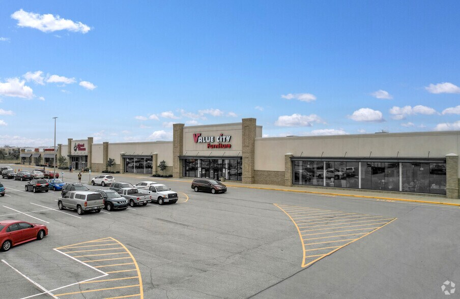 2437-2471 E Main St, Plainfield, IN à louer - Photo du bâtiment - Image 2 de 2