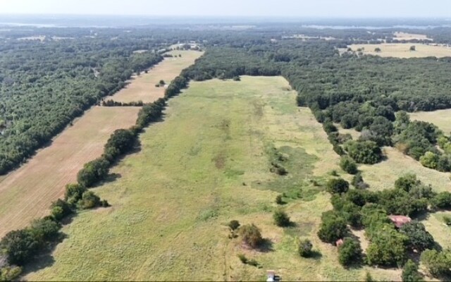 2268 County Road 2605, Bonham, TX à vendre - Photo du bâtiment - Image 2 de 4