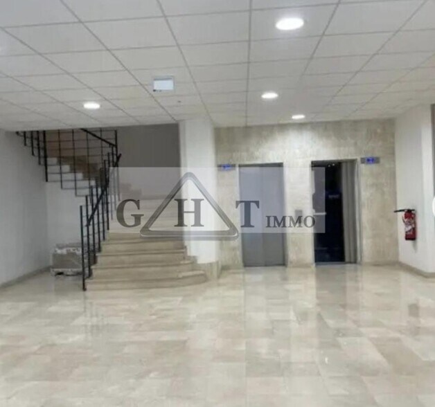 Office in Rosny-sous-Bois for lease - Building Photo - Image 3 of 5