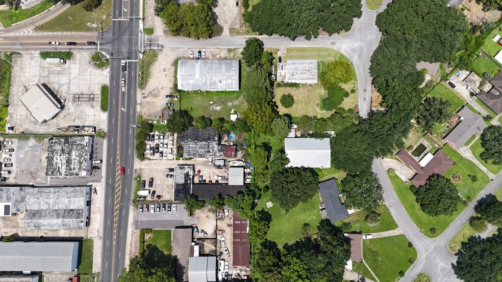 524 N Foster Dr, Baton Rouge, LA à vendre - Photo du bâtiment - Image 2 de 3