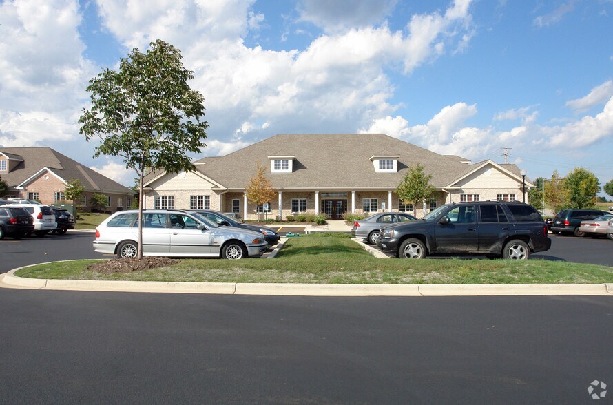 3 Executive Ct, South Barrington, IL à louer - Photo du bâtiment - Image 3 de 87