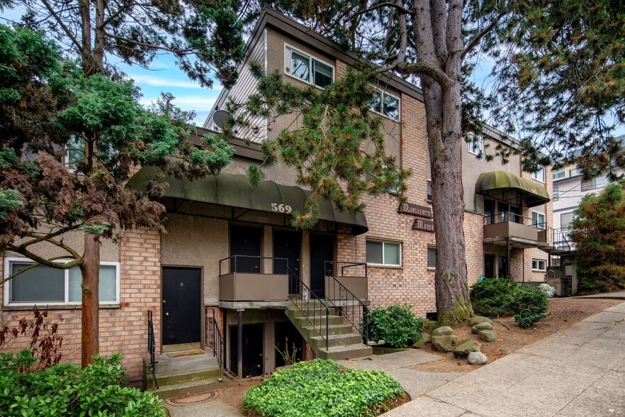 565-569 Lee St, Seattle, WA for sale - Building Photo - Image 2 of 18