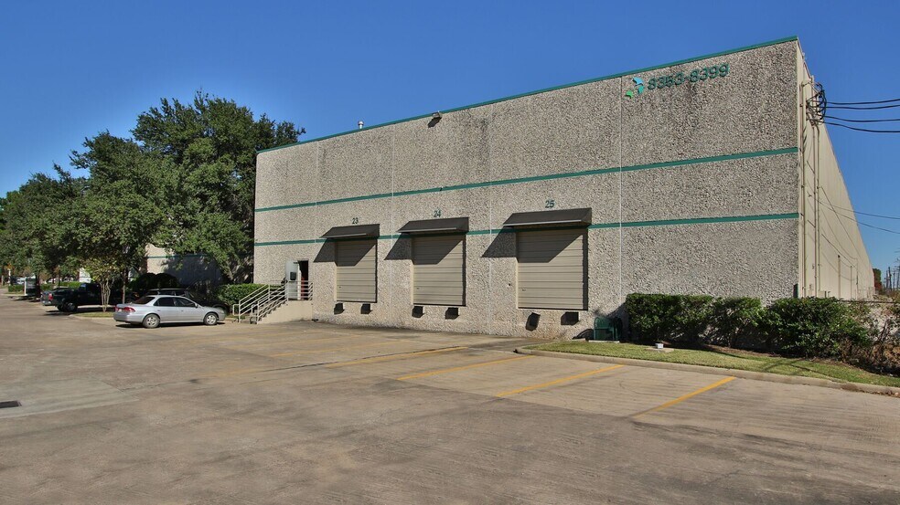 8353-8399 Kempwood Dr, Houston, TX à louer - Photo du bâtiment - Image 3 de 4