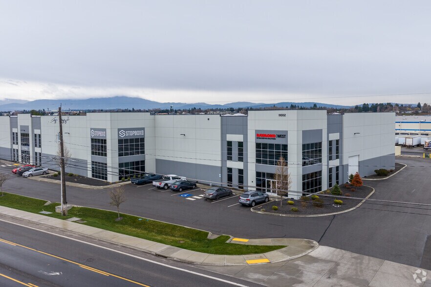 11002 E Montgomery Dr, Spokane Valley, WA à louer - Photo du bâtiment - Image 3 de 6