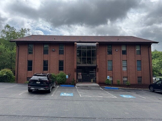 100-111 McKnight Park Dr, Pittsburgh, PA à vendre - Photo du bâtiment - Image 2 de 4
