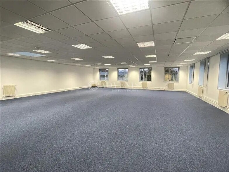 Bureau dans Villepinte à vendre - Photo du bâtiment - Image 2 de 9